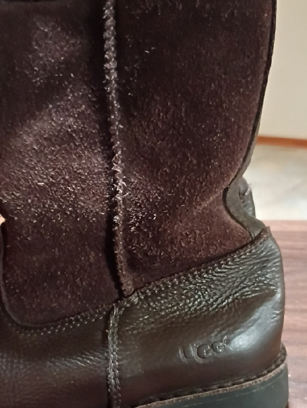 Boys UGG Brown Fall/Winter Treaded Boot Soles - Picture 4 of 7